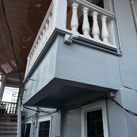 Hollywood Guesthouse Джорджтаун Екстериор снимка