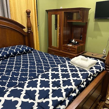 Hollywood Guesthouse Джорджтаун Екстериор снимка