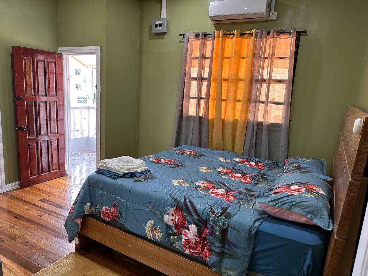 Hollywood Guesthouse Джорджтаун Екстериор снимка