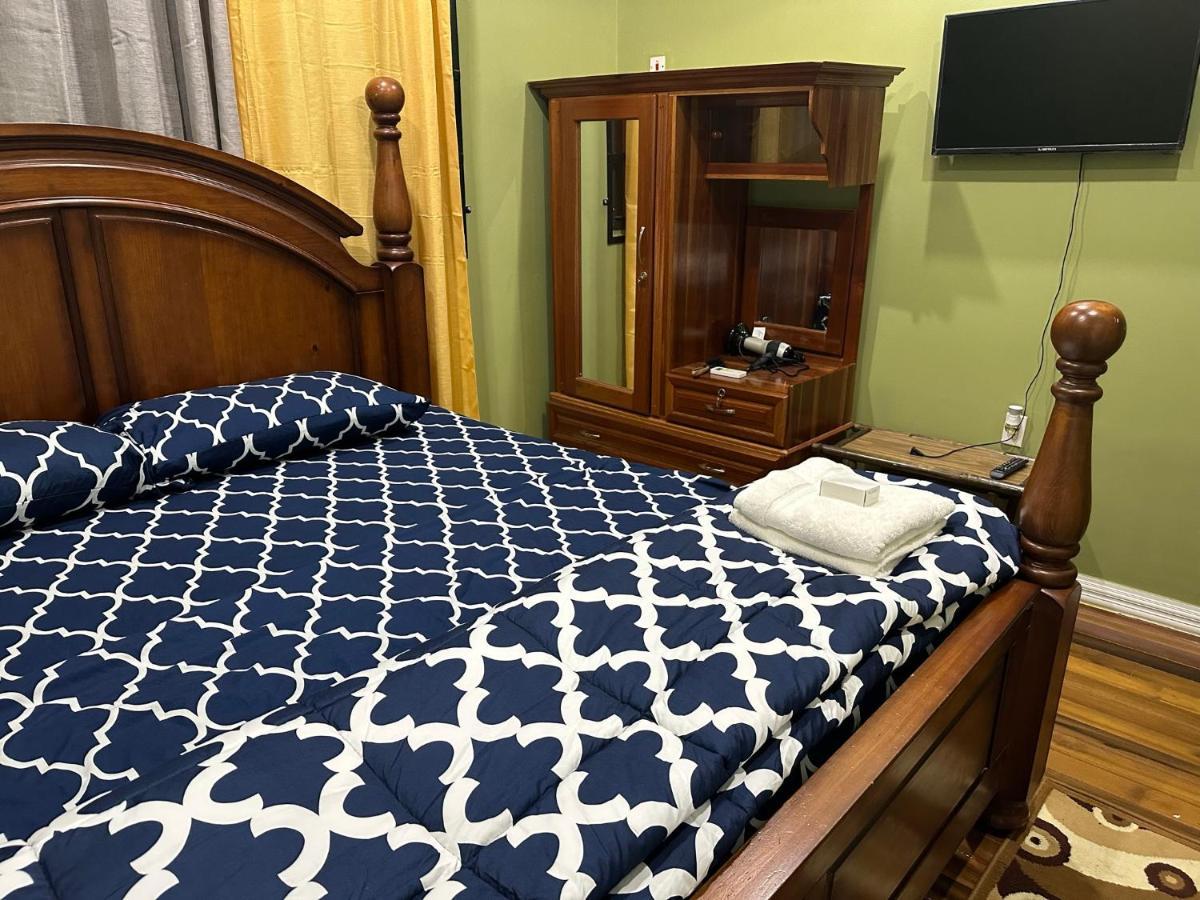 Hollywood Guesthouse Джорджтаун Екстериор снимка